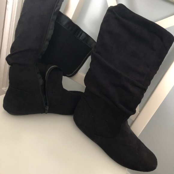 Soft Black Boots - Picture 1 of 1